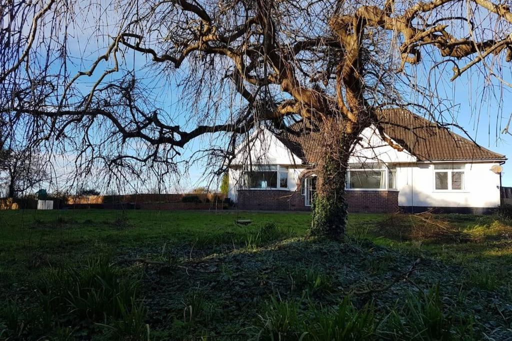 4 Bedroom Country Home Bristol Exterior foto